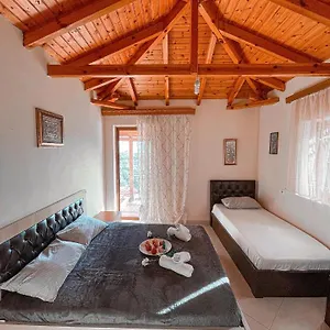  Apartamento Farmhouse Qeparo
